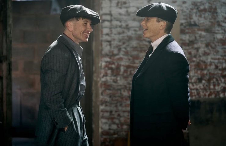 Cillian Murphy e Barry Keaghan sul set di Peaky Blinders