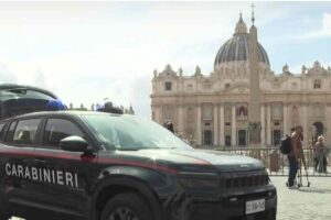 Vaticano e macchina dei carabinieri