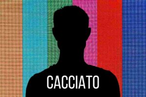 Sagoma di un uomo con dicitura "cacciato"