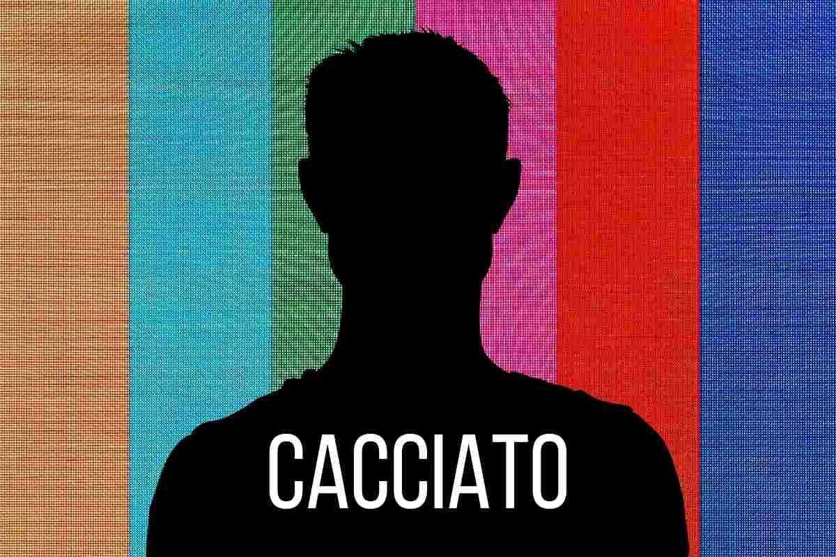 Sagoma di un uomo con dicitura "cacciato"